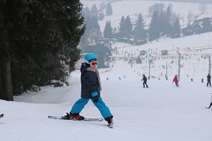 Co zabrać na narty z dzieckiem? Jak się przygotować?